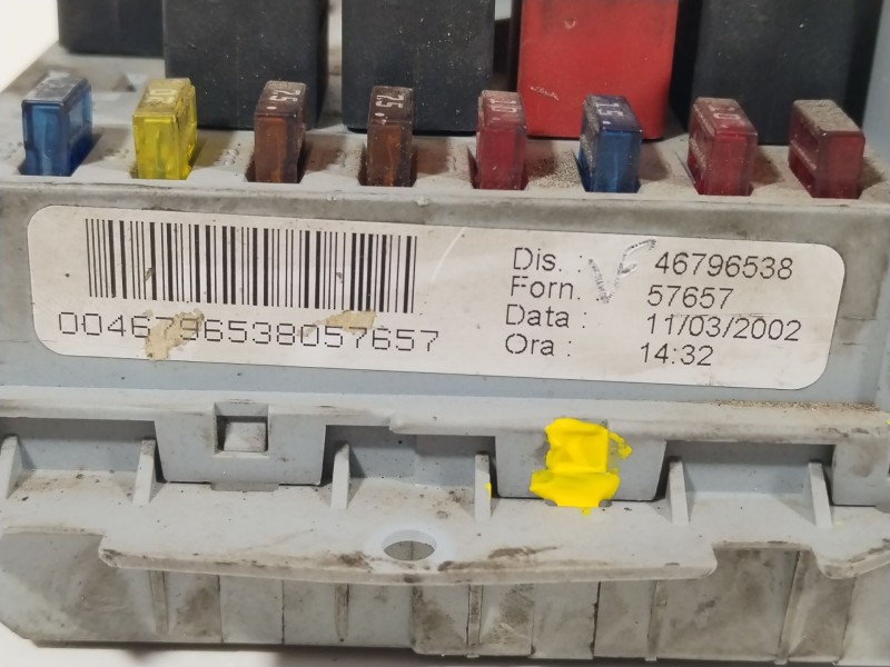 Recambio de caja reles / fusibles para fiat stilo (192) 1.9 jtd / 1.9 jtd 115 active referencia OEM IAM 46796538  