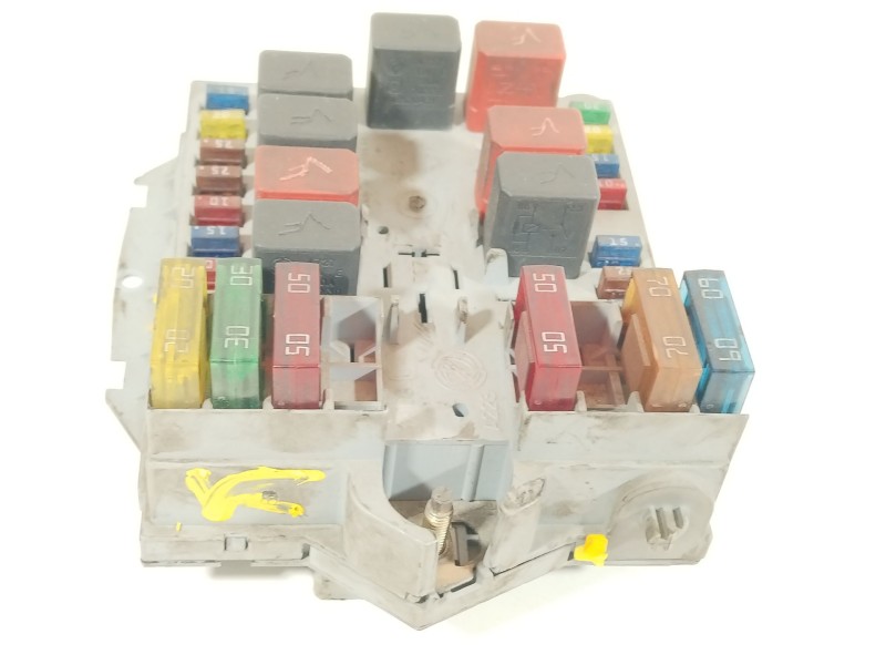 Recambio de caja reles / fusibles para fiat stilo (192) 1.9 jtd / 1.9 jtd 115 active referencia OEM IAM 46796538  