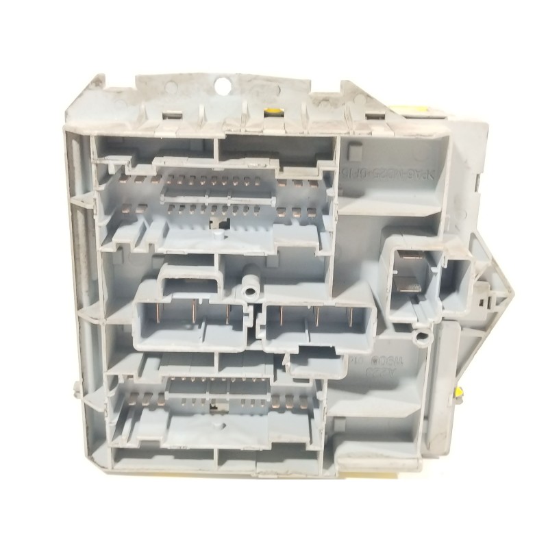 Recambio de caja reles / fusibles para fiat stilo (192) 1.9 jtd / 1.9 jtd 115 active referencia OEM IAM 46796538  
