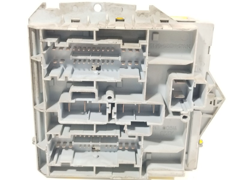 Recambio de caja reles / fusibles para fiat stilo (192) 1.9 jtd / 1.9 jtd 115 active referencia OEM IAM 46796538  