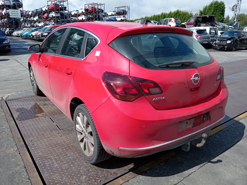 opel astra j (p10) del año 2014