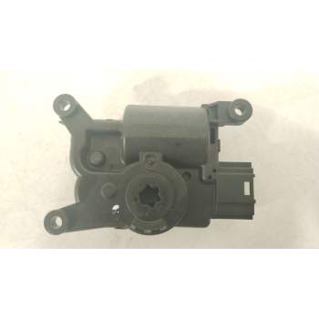 MOTOR APERTURA TRAMPILLAS CLIMATIZADOR 2Q0907511C 
