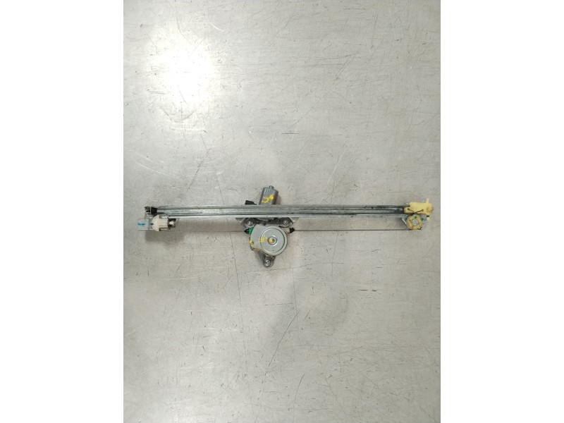 Recambio de elevalunas delantero izquierdo para nissan primastar furgoneta (x83) 2.0 dci 115 referencia OEM IAM 8070100QAK  3710