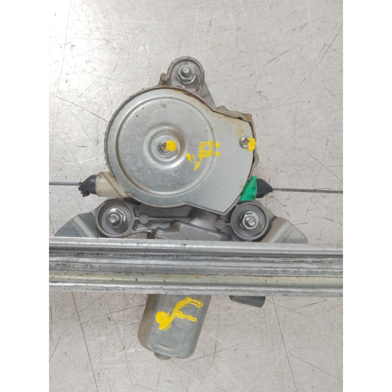 Recambio de elevalunas delantero izquierdo para nissan primastar furgoneta (x83) 2.0 dci 115 referencia OEM IAM 8070100QAK  3710