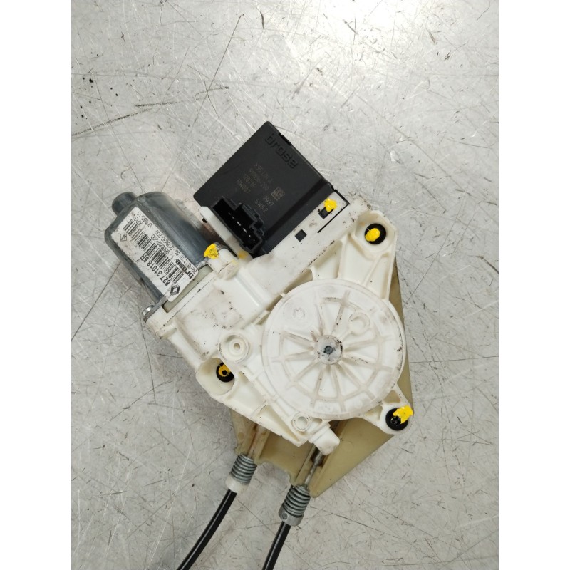 Recambio de elevalunas trasero izquierdo para renault megane iii sport tourer dynamique referencia OEM IAM 827210008R 920038101 