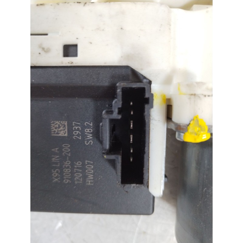 Recambio de elevalunas trasero izquierdo para renault megane iii sport tourer dynamique referencia OEM IAM 827210008R 920038101 