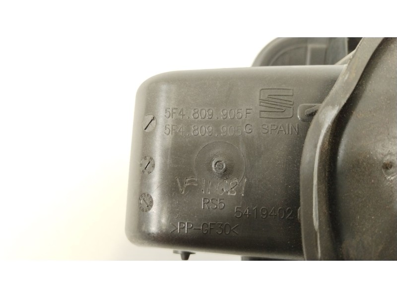 Recambio de tapa exterior combustible para seat leon (5f1) fr referencia OEM IAM 5F4809905F 7P0810773D 5F4809905G