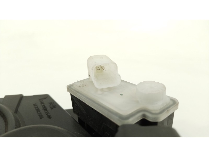 Recambio de tapa exterior combustible para peugeot 308 access referencia OEM IAM 9817504180  9677268980