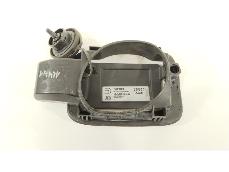 Recambio de tapa exterior combustible para audi a4 ber. (b8) basis referencia OEM IAM 8K0809999A  8K0010508T