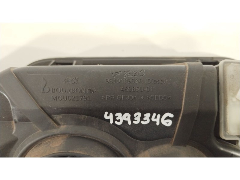 Recambio de tapa exterior combustible para peugeot 3008 allure referencia OEM IAM 981010968A  9810109680