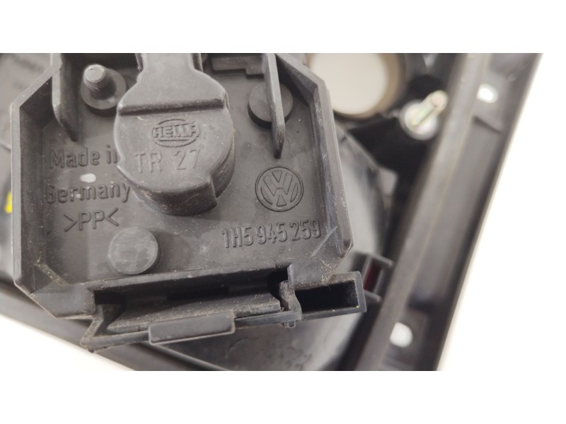 Recambio de piloto trasero derecho en porton para volkswagen vento (1h2) 1.6 referencia OEM IAM 1H5945108B  1H5945259