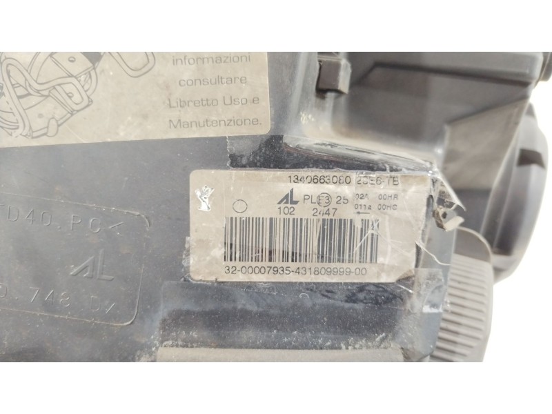 Recambio de faro derecho para peugeot boxer furgoneta 2.2 hdi 120 referencia OEM IAM 1340663080  