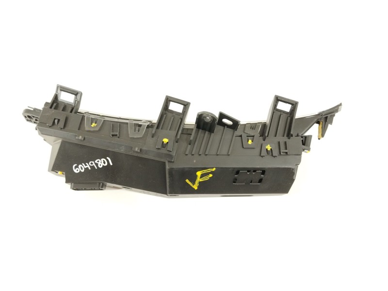 Recambio de pantalla multifuncion para mazda 3 lim. (bl) pulse referencia OEM IAM BBP3611J0D  BBP3611J0