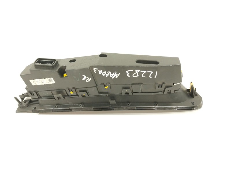 Recambio de pantalla multifuncion para mazda 3 lim. (bl) pulse referencia OEM IAM BBP3611J0D  BBP3611J0