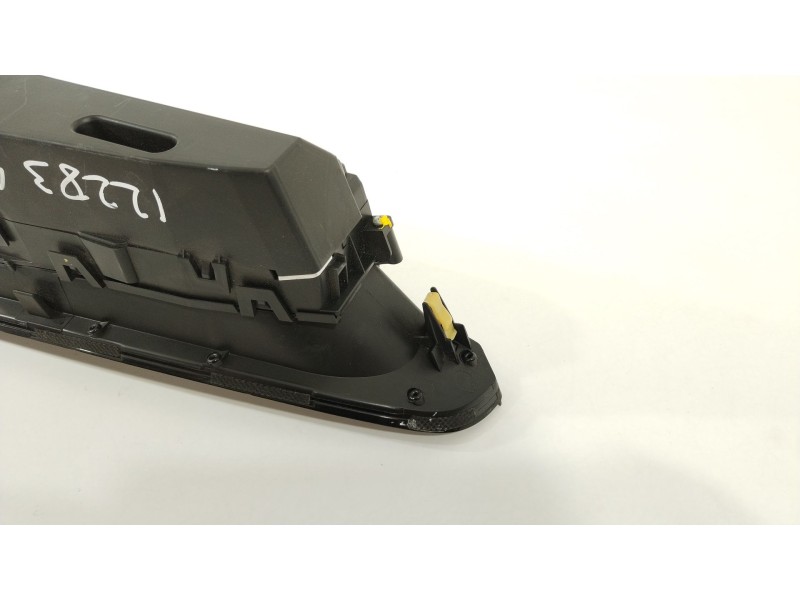 Recambio de pantalla multifuncion para mazda 3 lim. (bl) pulse referencia OEM IAM BBP3611J0D  BBP3611J0