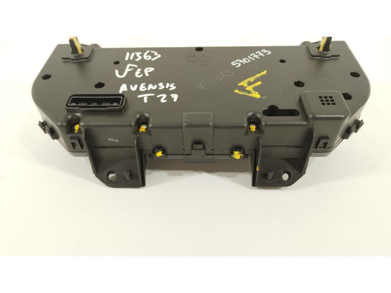 Recambio de cuadro instrumentos para toyota avensis (t27) active referencia OEM IAM 8380005L70  