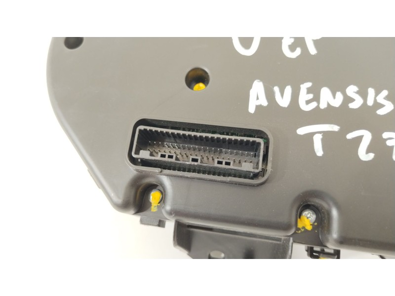 Recambio de cuadro instrumentos para toyota avensis (t27) active referencia OEM IAM 8380005L70  