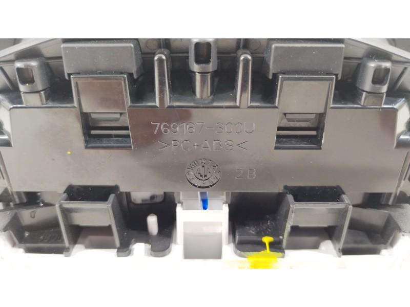 Recambio de cuadro instrumentos para toyota aygo x-cite referencia OEM IAM 69144460U  769167330U