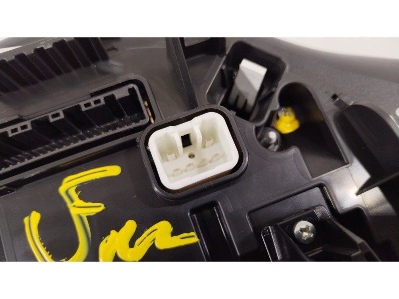 Recambio de cuadro instrumentos para toyota aygo x-cite referencia OEM IAM 69144460U  769167330U