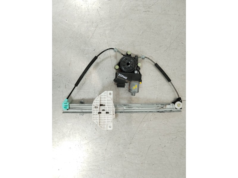 Recambio de elevalunas delantero izquierdo para kia rio (yb) attract referencia OEM IAM 82401H8110  