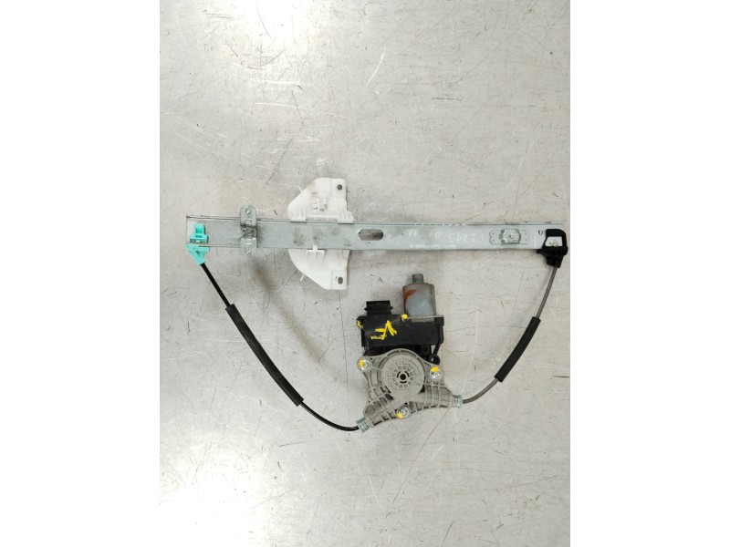 Recambio de elevalunas delantero izquierdo para kia rio (yb) attract referencia OEM IAM 82401H8110  