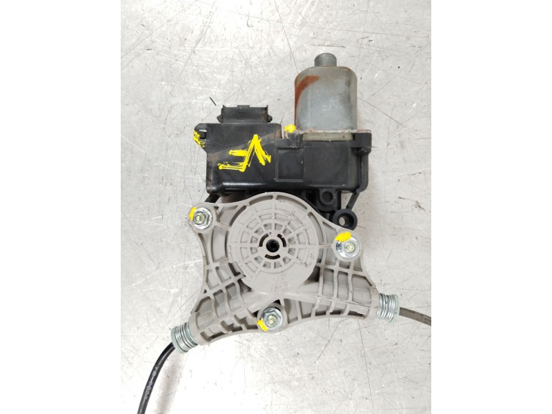 Recambio de elevalunas delantero izquierdo para kia rio (yb) attract referencia OEM IAM 82401H8110  