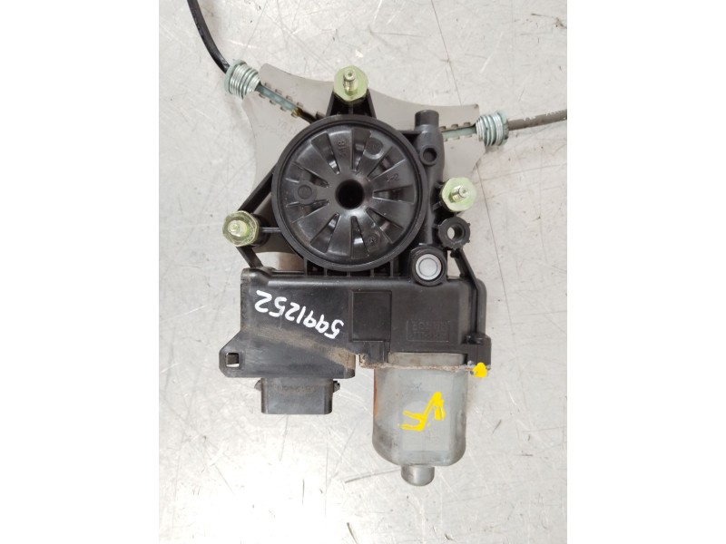 Recambio de elevalunas delantero izquierdo para kia rio (yb) attract referencia OEM IAM 82401H8110  