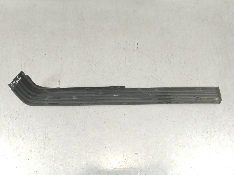 Recambio de moldura para renault fuego 829-explosion referencia OEM IAM RENAULT FUEGO GTX  