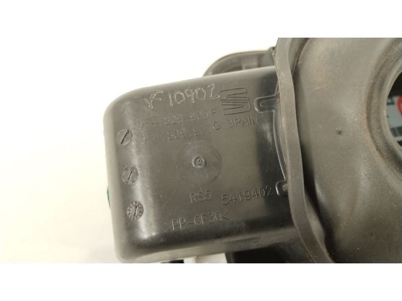 Recambio de tapa exterior combustible para seat leon (5f1) fr fast lane referencia OEM IAM 5F4809905F  5F4809905G