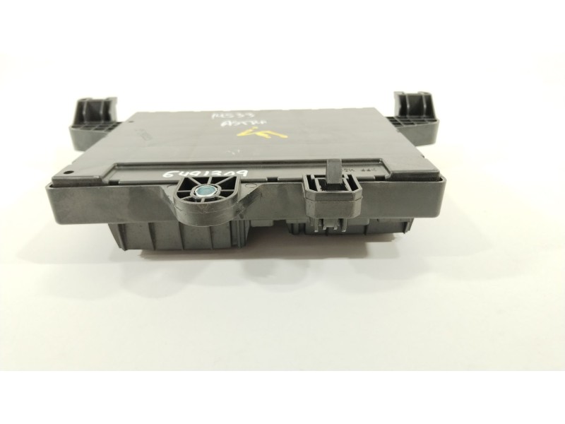 Recambio de caja reles / fusibles para opel astra j (p10) 2.0 cdti (68) referencia OEM IAM 13302300  365927271