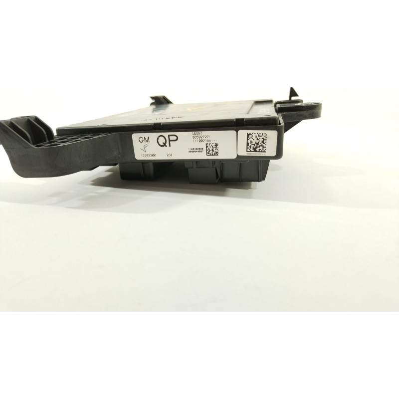 Recambio de caja reles / fusibles para opel astra j (p10) 2.0 cdti (68) referencia OEM IAM 13302300  365927271