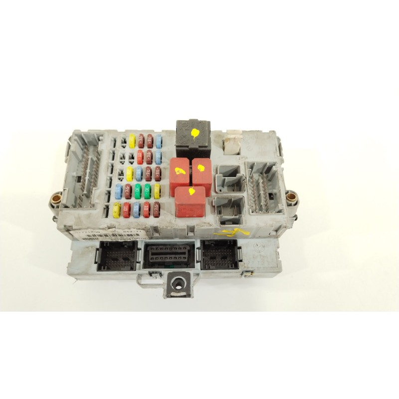 Recambio de caja reles / fusibles para lancia ypsilon (101) 1.3 16v multijet argento referencia OEM IAM 51771409  501200410010
