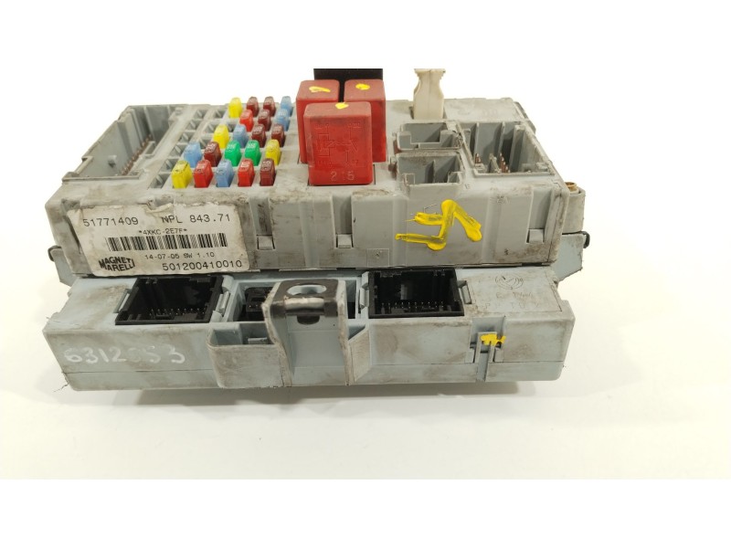Recambio de caja reles / fusibles para lancia ypsilon (101) 1.3 16v multijet argento referencia OEM IAM 51771409  501200410010