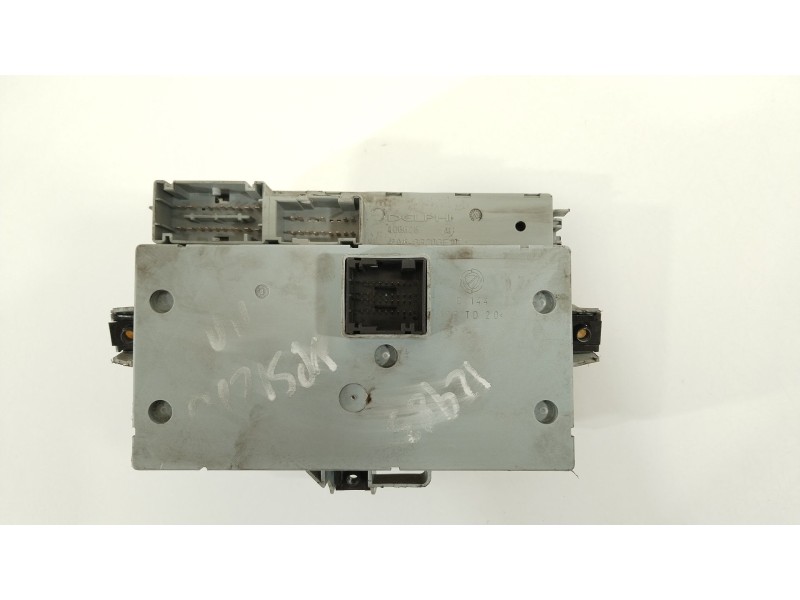 Recambio de caja reles / fusibles para lancia ypsilon (101) 1.3 16v multijet argento referencia OEM IAM 51771409  501200410010