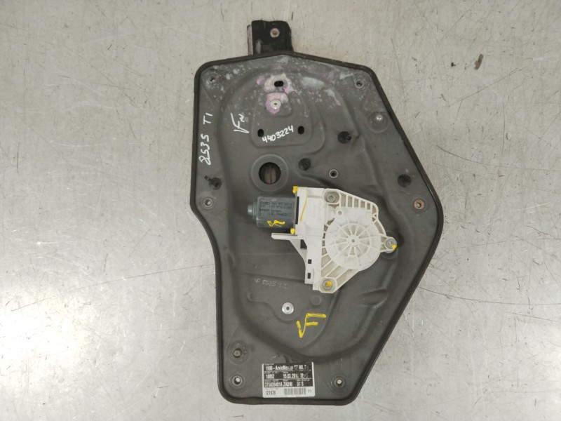 Recambio de elevalunas trasero izquierdo para skoda suberb (3t4) active referencia OEM IAM 3T5839401A 3T0837461A 8K0959811A