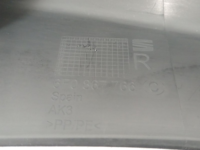 Recambio de moldura para seat ibiza v (kj1, kjg) 1.0 tsi referencia OEM IAM 6F0867766  