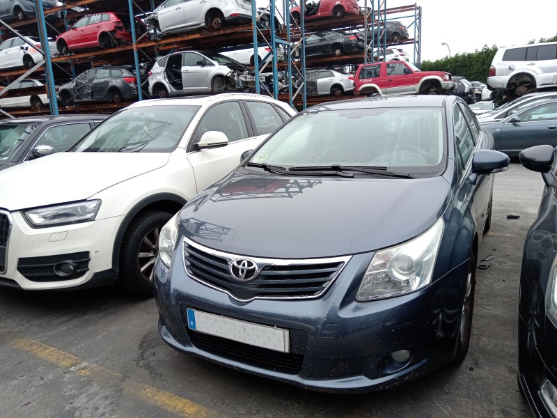 toyota avensis sedán (_t27_) del año 2011