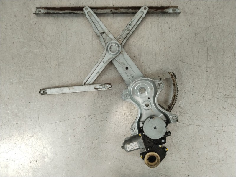 Recambio de elevalunas delantero derecho para toyota verso (_r2_) 1.6 d4-d (war20_) referencia OEM IAM 698100F021  857100F031