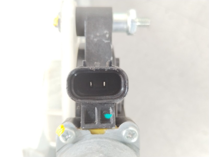 Recambio de elevalunas delantero derecho para hyundai kona tecno 2wd referencia OEM IAM 82402J9000  82460J9000