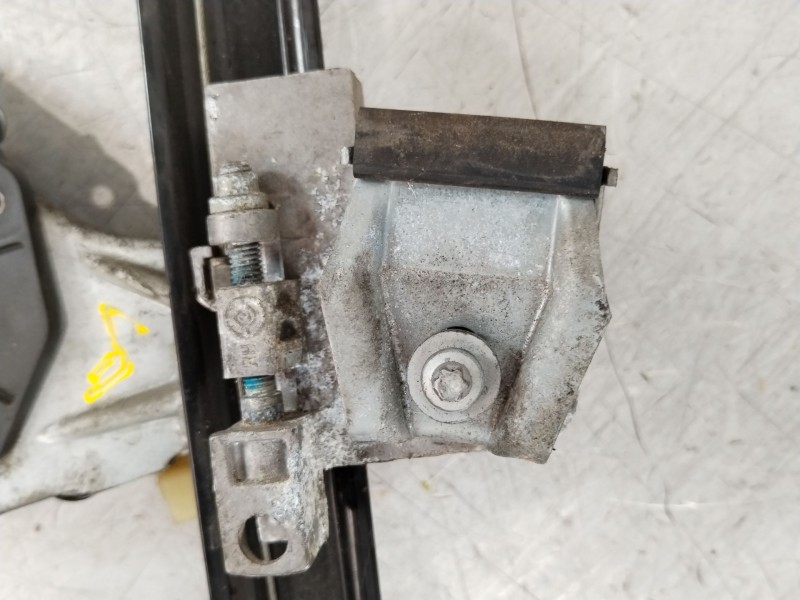 Recambio de elevalunas delantero derecho para bmw serie 3 coupe (e46) 330 cd referencia OEM IAM 8204180 51338229106 676283920630