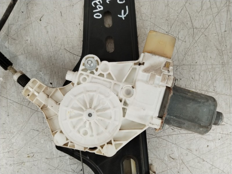 Recambio de elevalunas delantero izquierdo para bmw serie 3 berlina (e90) 318d referencia OEM IAM 51337140587 7140587E 6927027