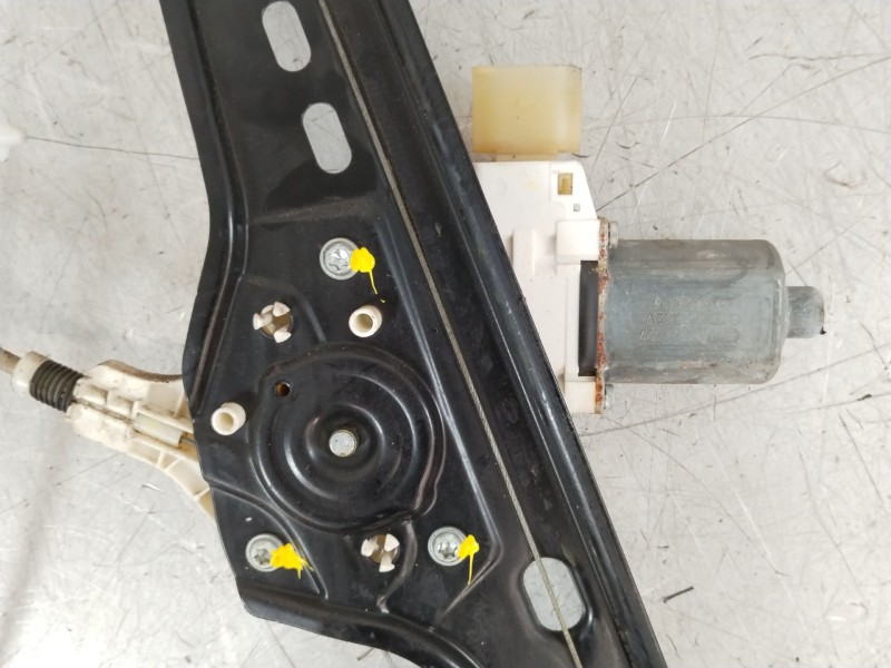 Recambio de elevalunas delantero derecho para bmw serie 3 berlina (e90) 318d referencia OEM IAM 51337140588 7140588E 6927028