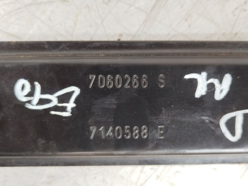 Recambio de elevalunas delantero derecho para bmw serie 3 berlina (e90) 318d referencia OEM IAM 51337140588 7140588E 6927028