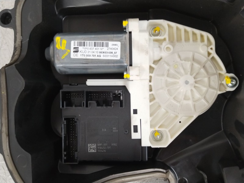 Recambio de elevalunas delantero izquierdo para seat leon (1p1) reference referencia OEM IAM 1P0837401S 3C0959793A 1T0959701AG