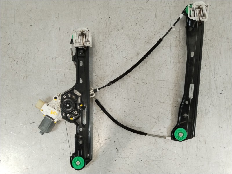 Recambio de elevalunas delantero izquierdo para bmw serie 1 berlina (e81/e87) 118d referencia OEM IAM 7067795  6927027