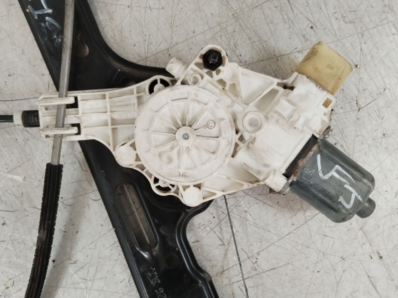 Recambio de elevalunas delantero izquierdo para bmw serie 1 berlina (e81/e87) 118d referencia OEM IAM 7067795  6927027