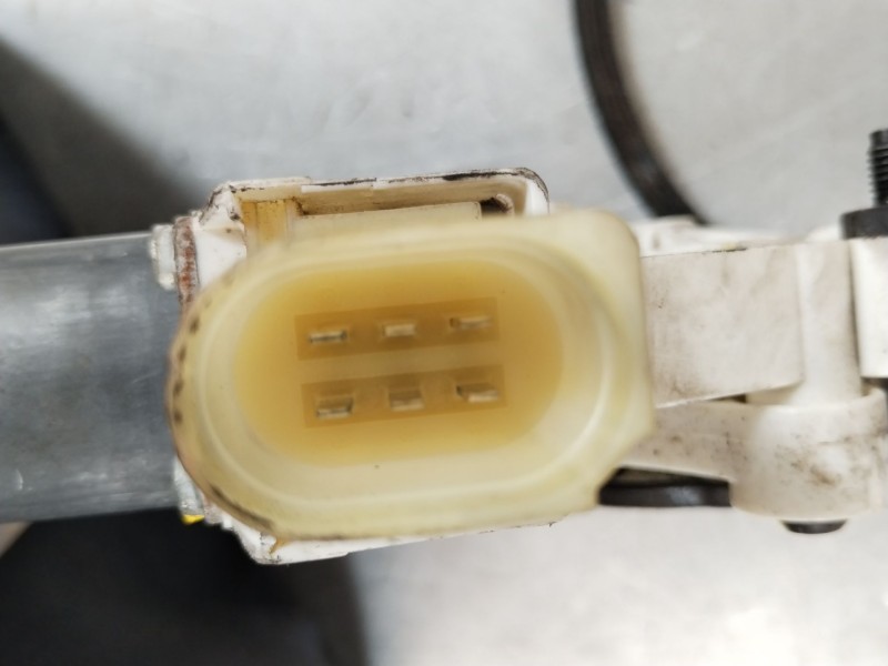 Recambio de elevalunas delantero izquierdo para bmw serie 1 berlina (e81/e87) 118d referencia OEM IAM 7067795  6927027