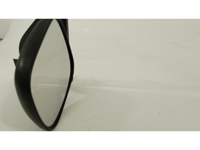 Recambio de retrovisor izquierdo para nissan vanette cargo autobús (hc 23) 2.3 d referencia OEM IAM 963028C800  