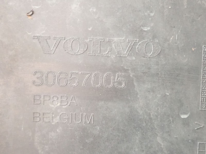 Recambio de paragolpes delantero para volvo s40 ii (544) 2.0 d referencia OEM IAM 30657005  