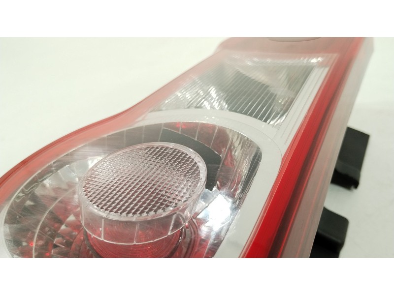 Recambio de piloto trasero izquierdo para dacia logan express ambiance referencia OEM IAM 8200864612  62420911